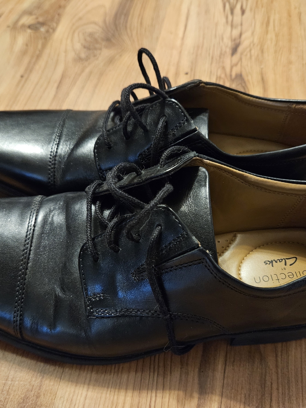 Clarks Men's Black Leather Lace-Up Dress Shoes